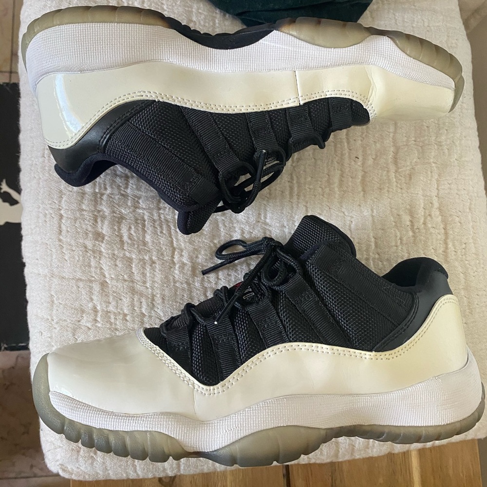 JORDAN 11 RETRO LOW